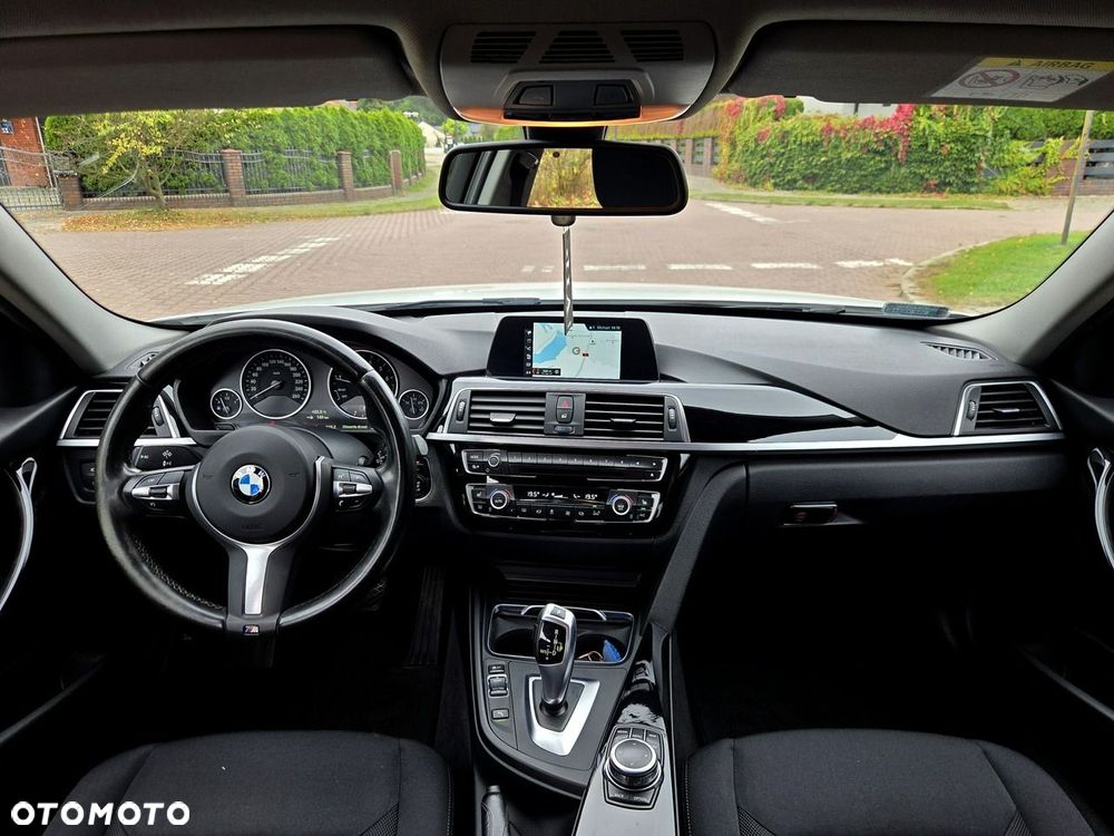 BMW Seria 3 318i - 13