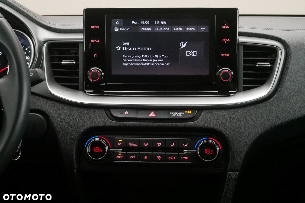 Kia Ceed 1.5 T-GDI M - 10