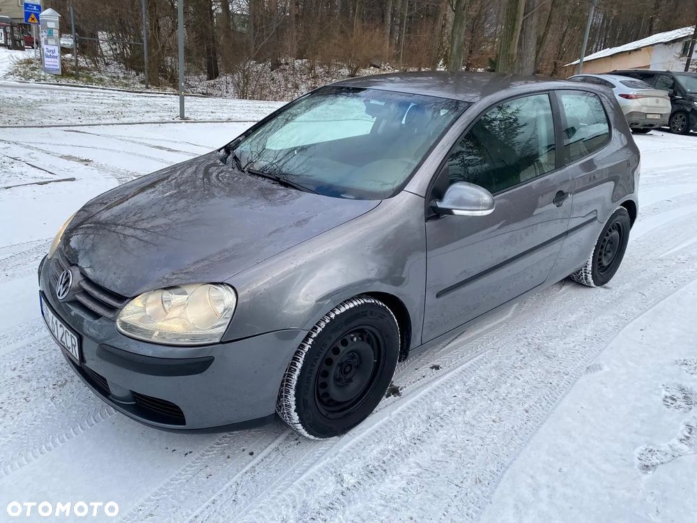 Volkswagen Golf 1.9 TDI Trendline DSG - 28