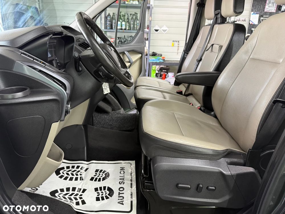 Ford Tourneo Custom 310 L2H1 VA Titanium - 4