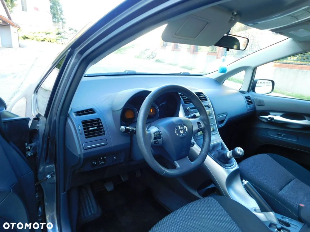 Toyota Auris 1.6 Executive - 13
