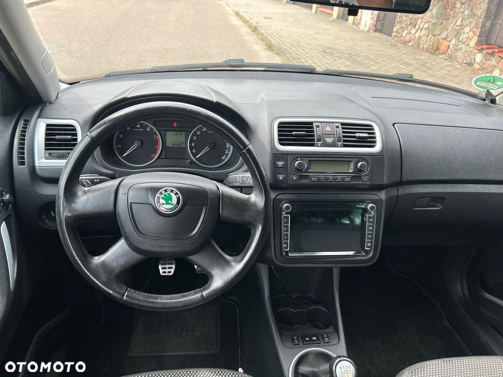 Skoda Fabia 1.6 16V Scout - 7