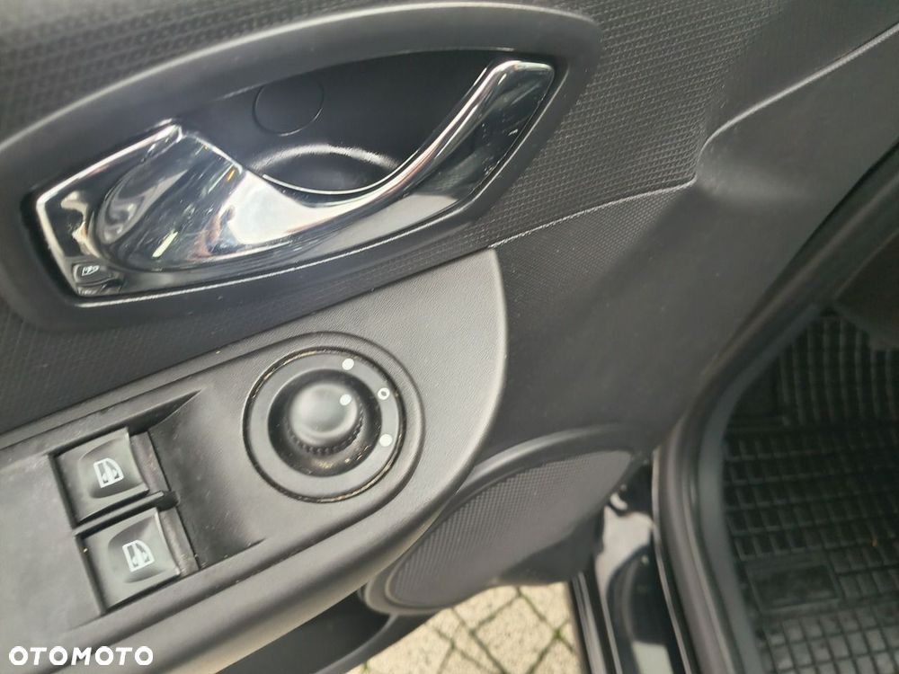 Renault Clio - 11