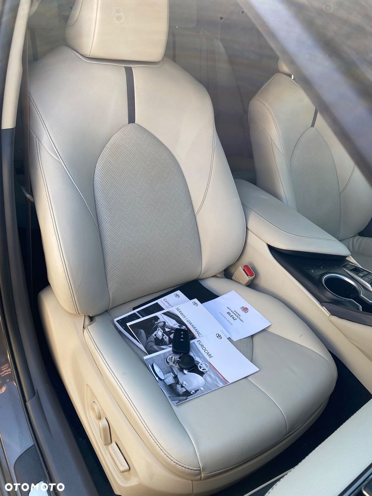 Toyota Camry 2.5 Hybrid Executive CVT - 9