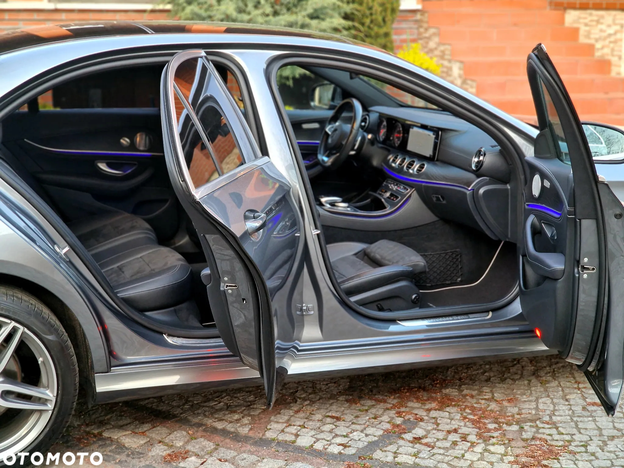 Mercedes-Benz Klasa E 220 d 4-Matic 9G-TRONIC - 11