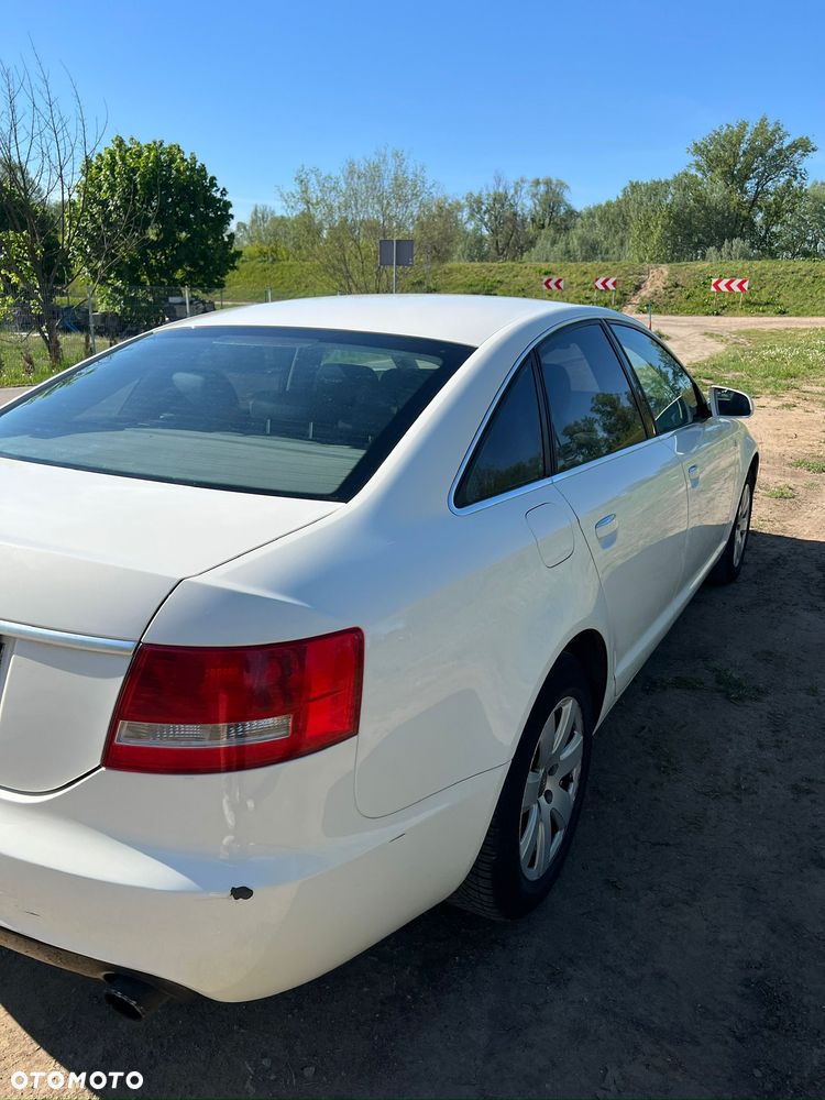 Audi A6 Limousine 2.4 - 5
