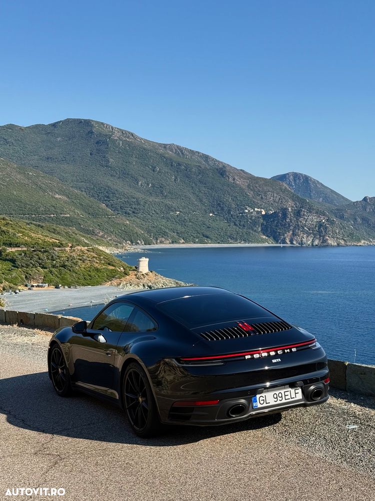 Porsche 911 Carrera 4 PDK - 9