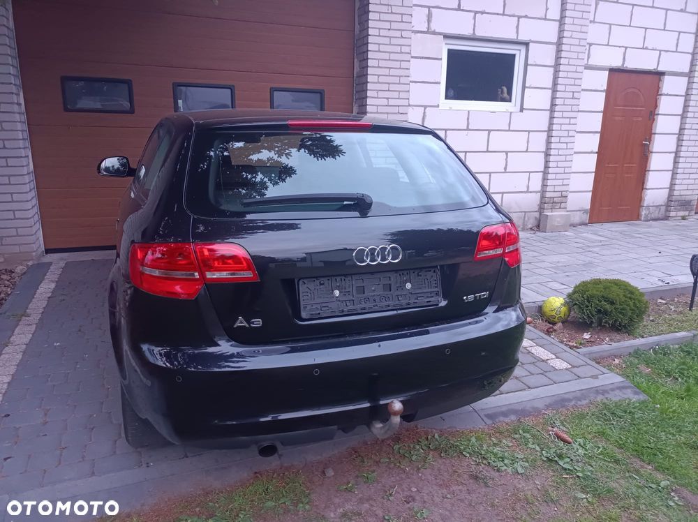 Audi A3 Sportback 1.6 TDI DPF Ambiente - 13