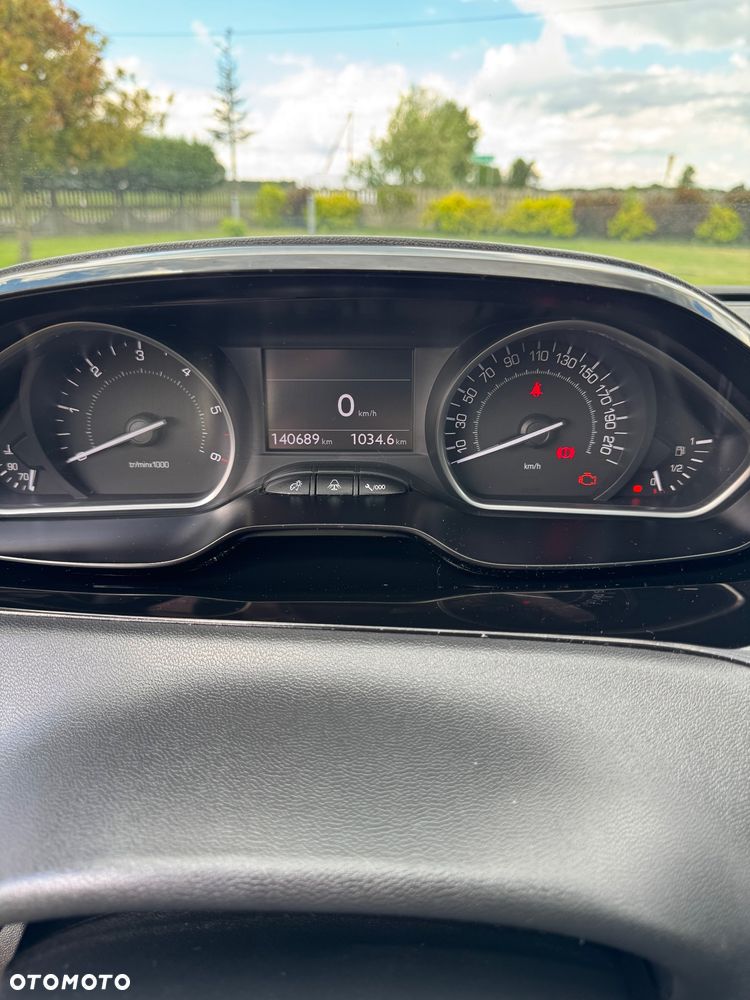 Peugeot 208 1.6 e-HDi Allure STT - 17