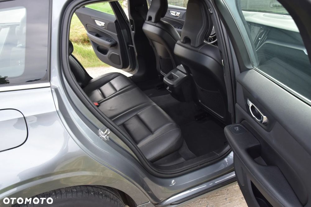 Volvo V60 D3 AWD Geartronic Momentum - 20