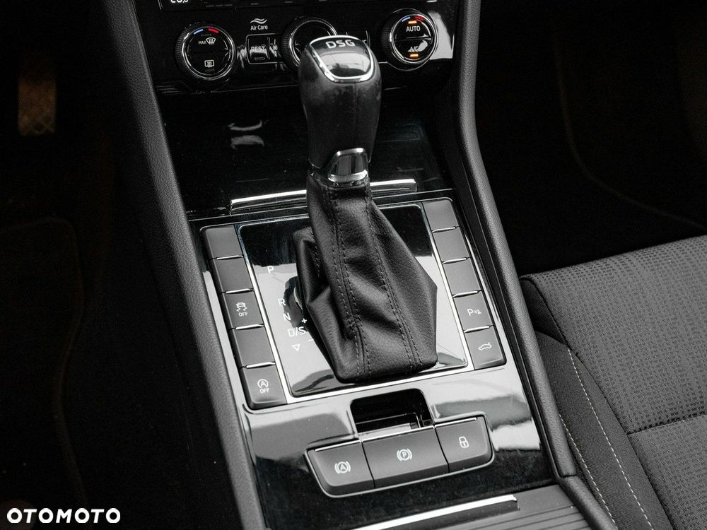 Skoda Superb 2.0 TDI Ambition DSG - 17