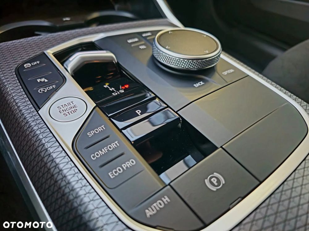 BMW Seria 3 318i - 21