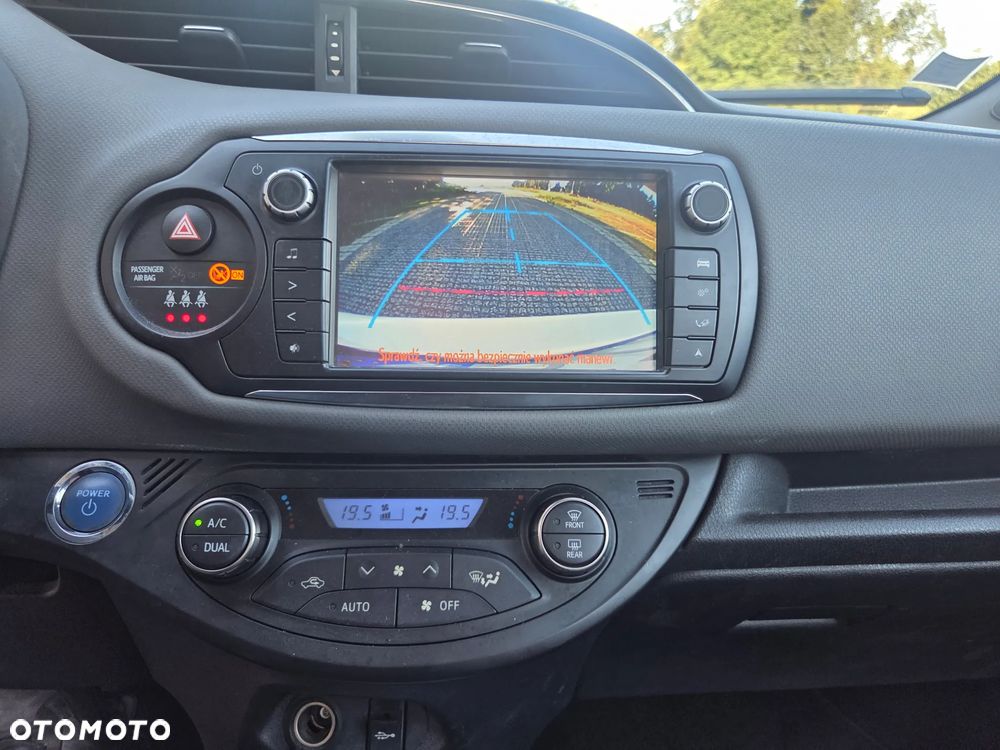 Toyota Yaris Hybrid 100 Premium EU6 - 10