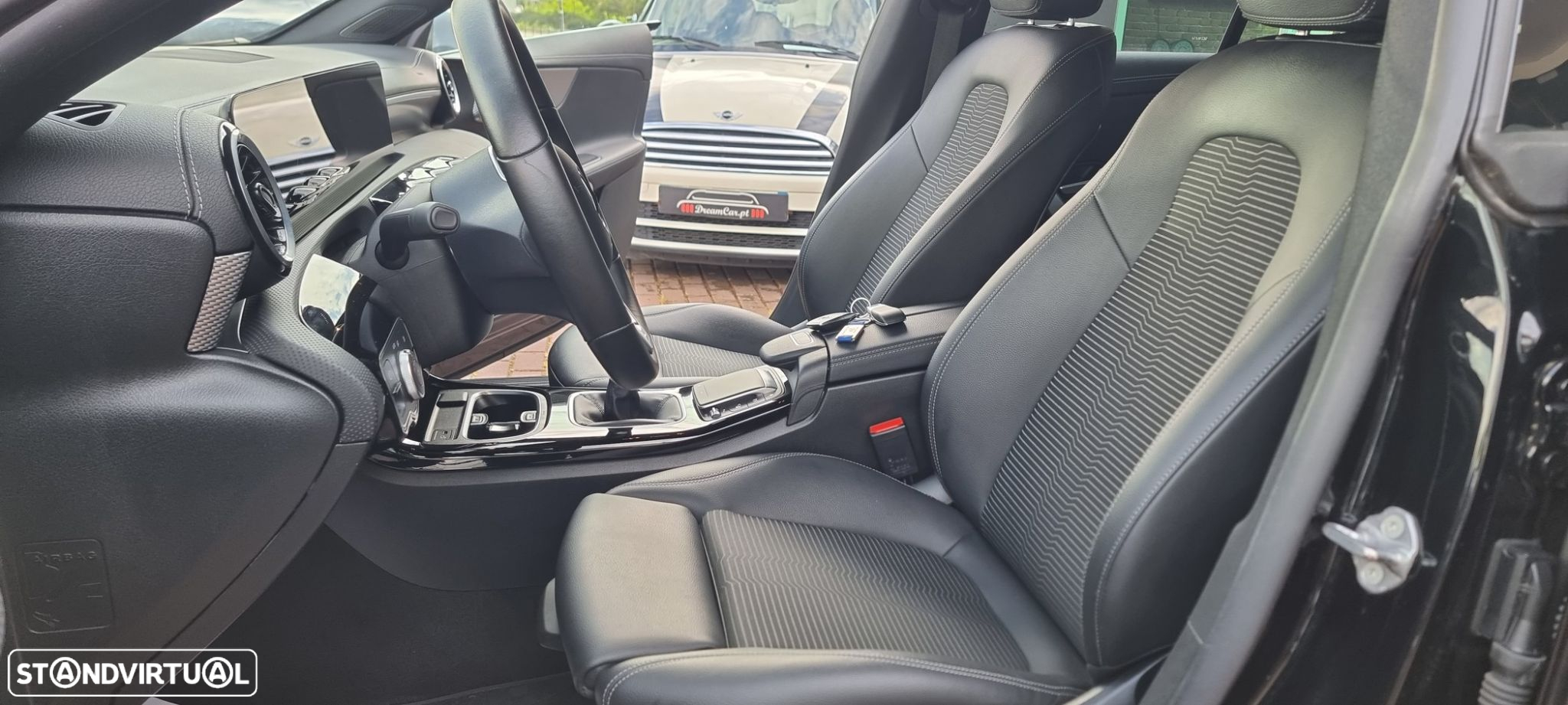 Mercedes-Benz CLA 180 - 35