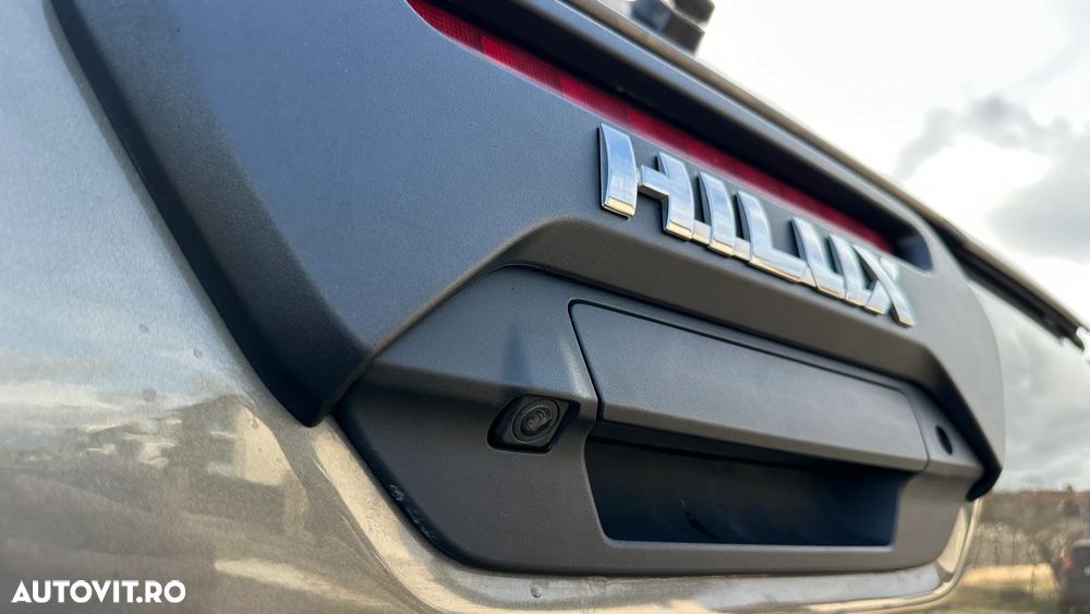 Toyota Hilux 2.8D 204CP 4x4 Double Cab AT Invincible Color Edition - 11