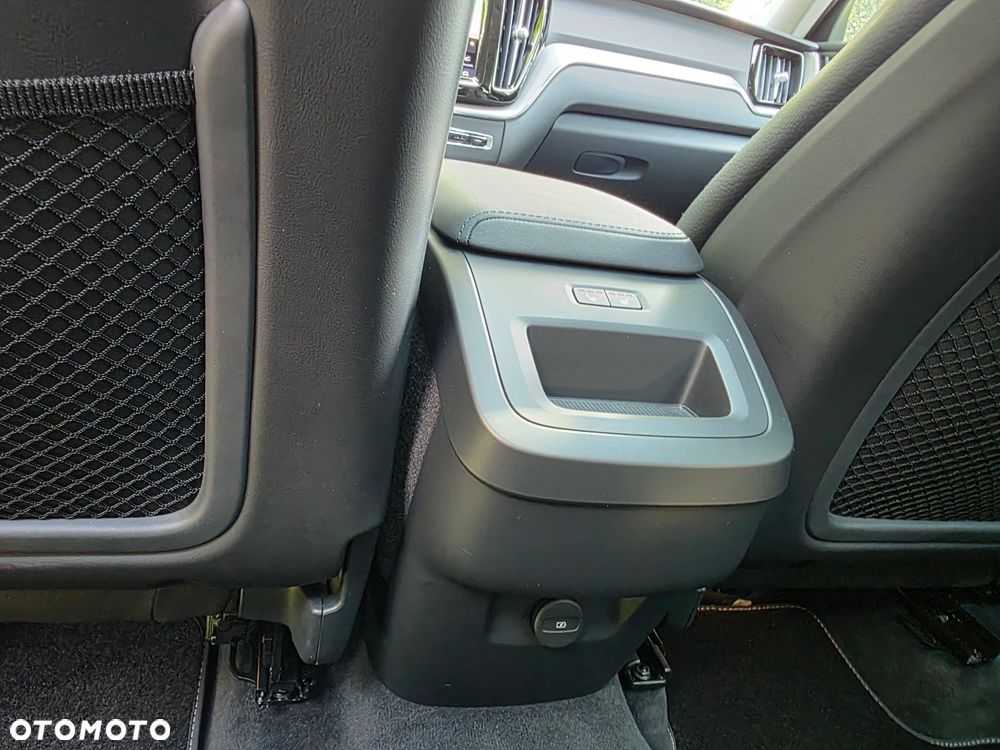 Volvo XC 60 B4 B Plus Bright - 21