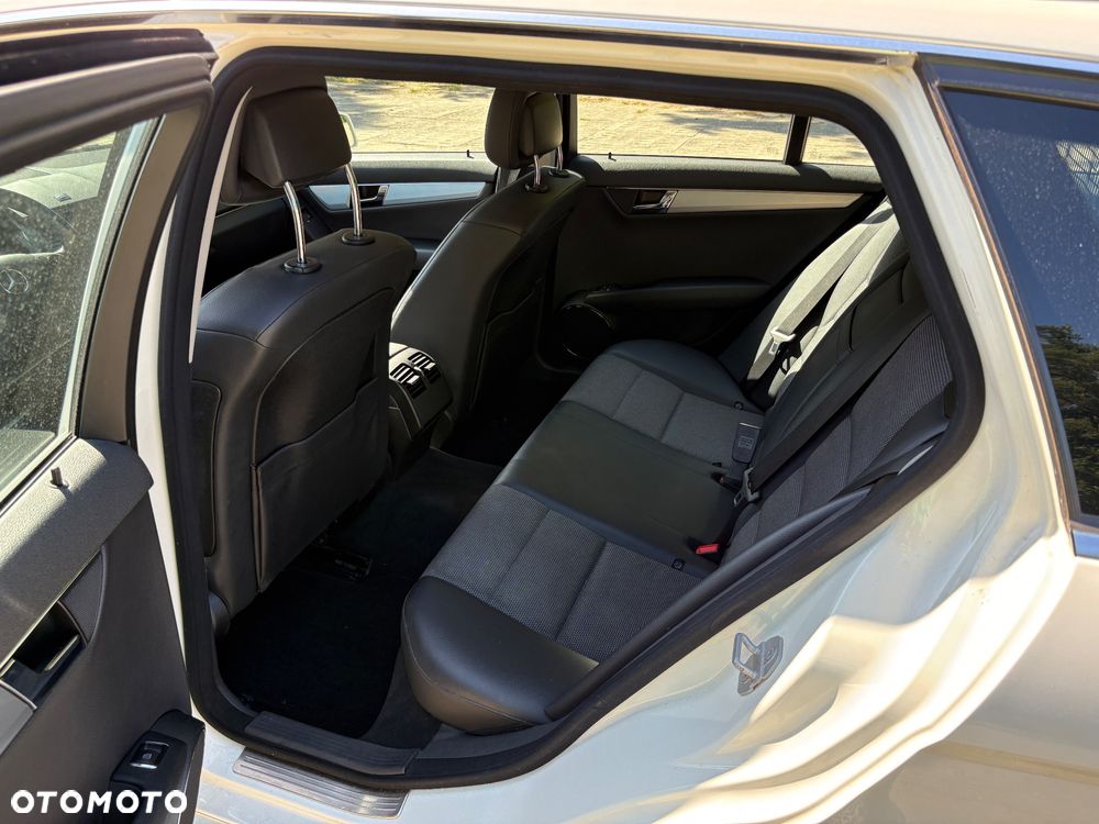 Mercedes-Benz Klasa C 180 Kompressor Automatik BlueEFFICIENCY Avantgarde - 14
