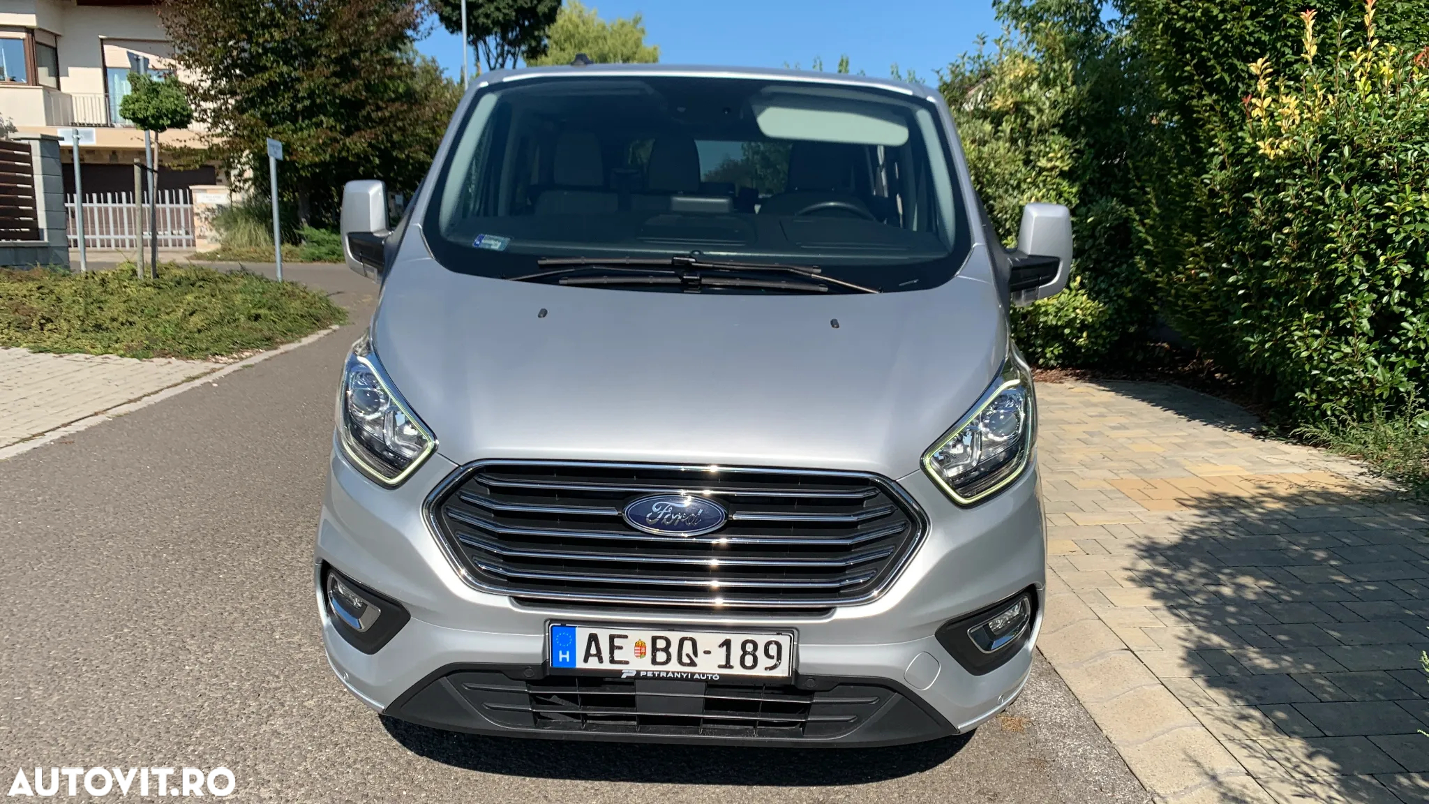 Ford Tourneo Custom Bus 320 2.0 EcoBlue 150 CP L2H1 Titanium X - 12