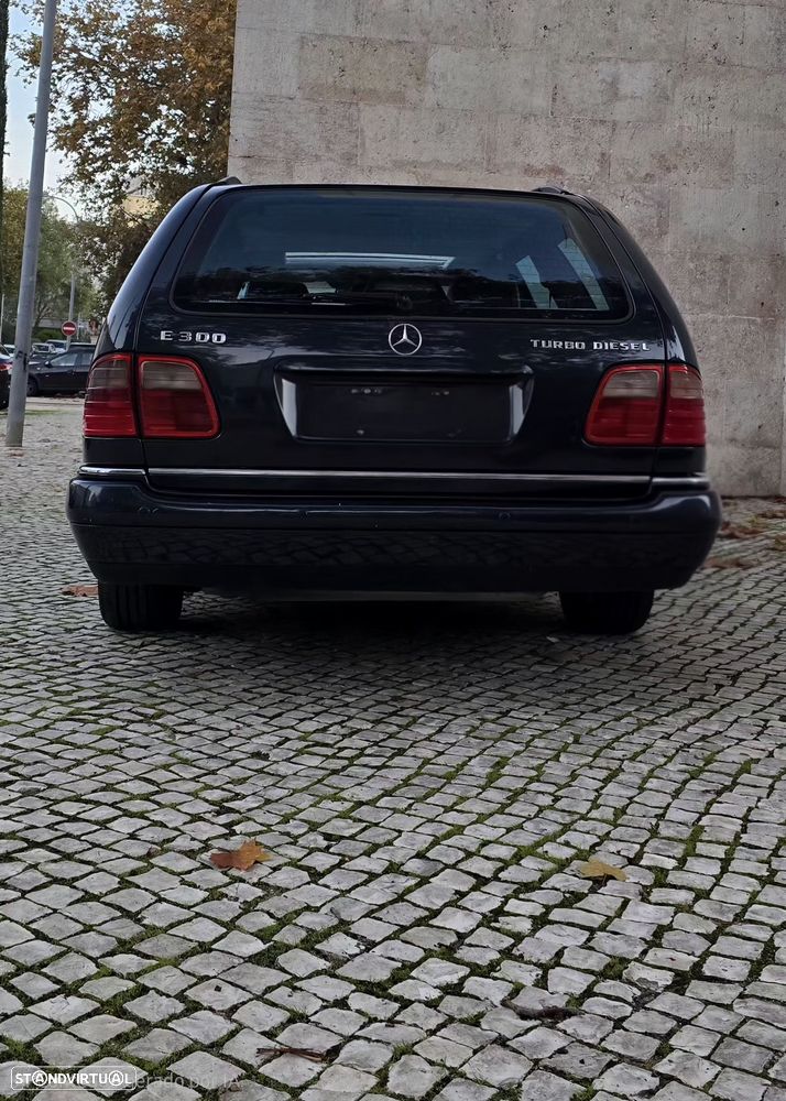 Mercedes-Benz E 300 TD Classic - 4