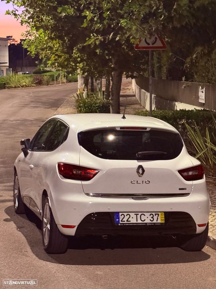 Renault Clio - 14