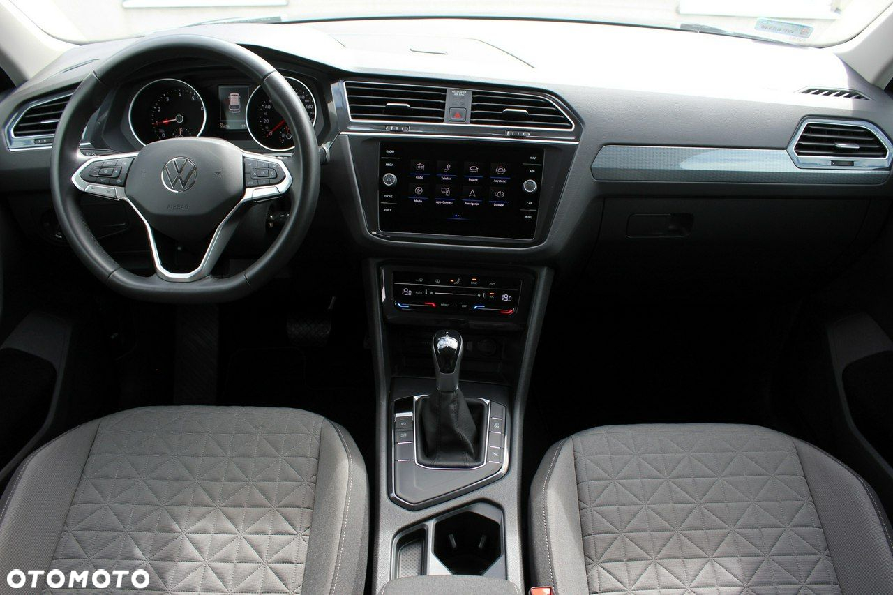 Volkswagen Tiguan - 9