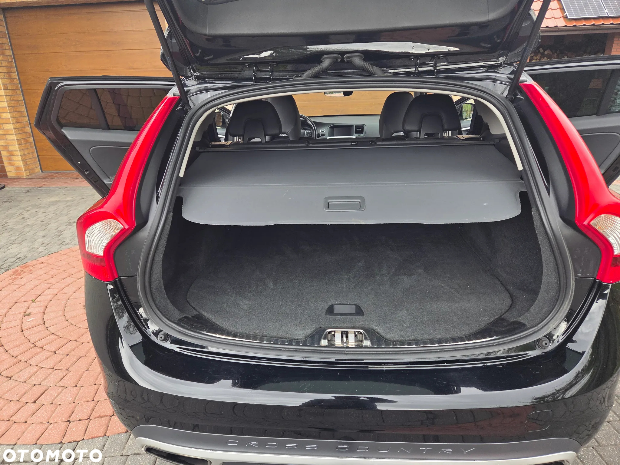 Volvo V60 Cross Country T5 AWD Summum - 14