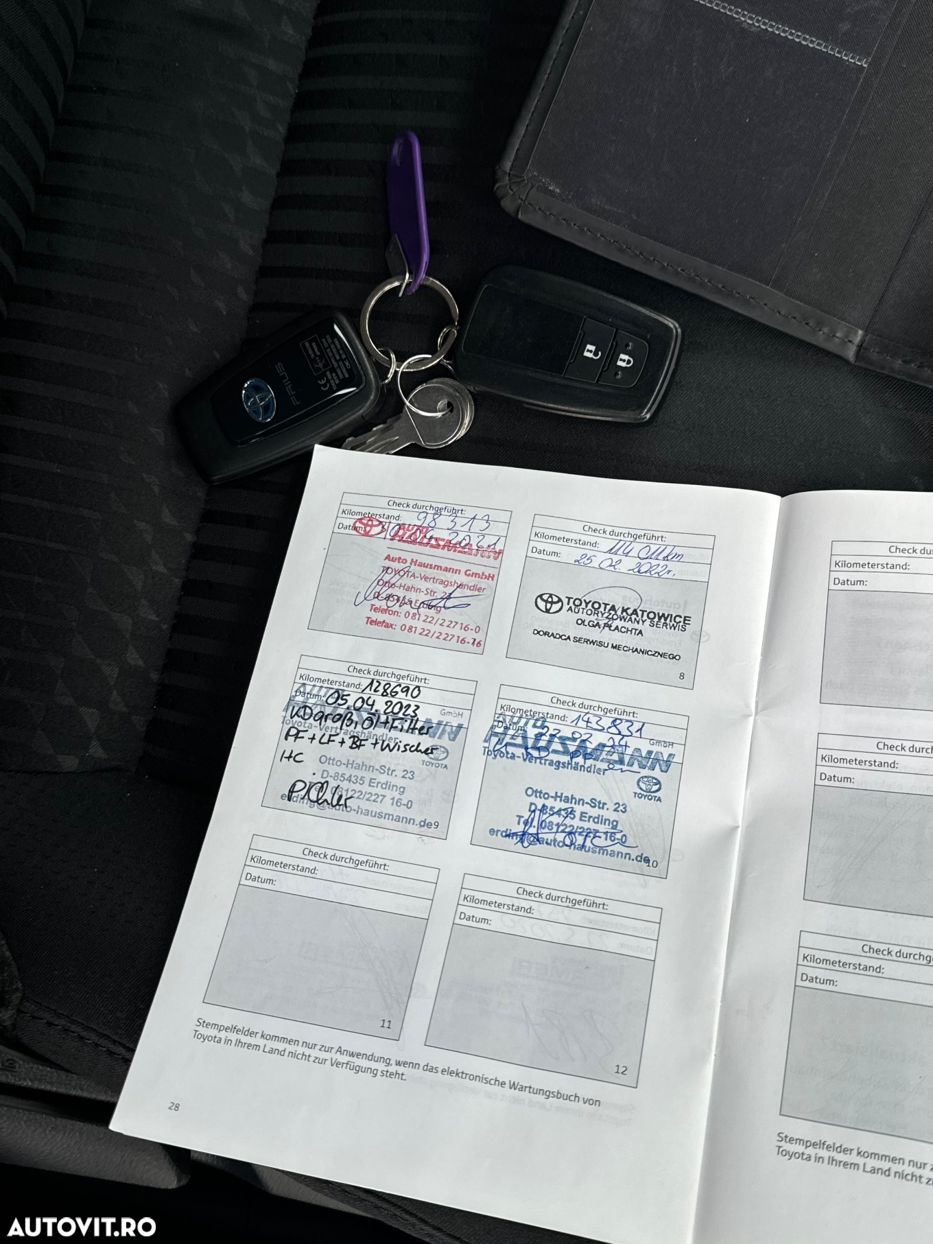 Toyota Prius (Hybrid) Life - 27