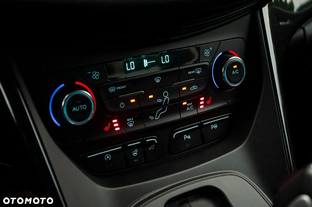 Ford Kuga 1.5 EcoBoost 4x4 Titanium - 26