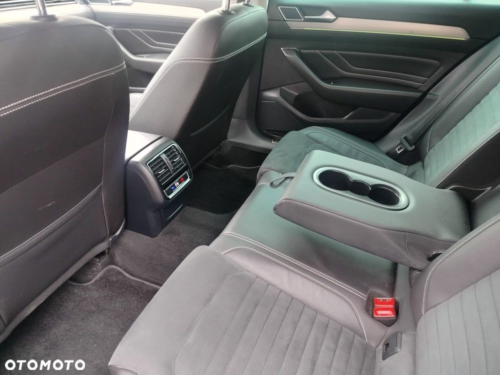 Volkswagen Passat - 16