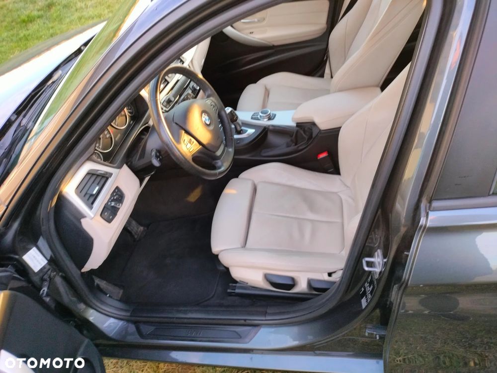 BMW Seria 3 320d - 10