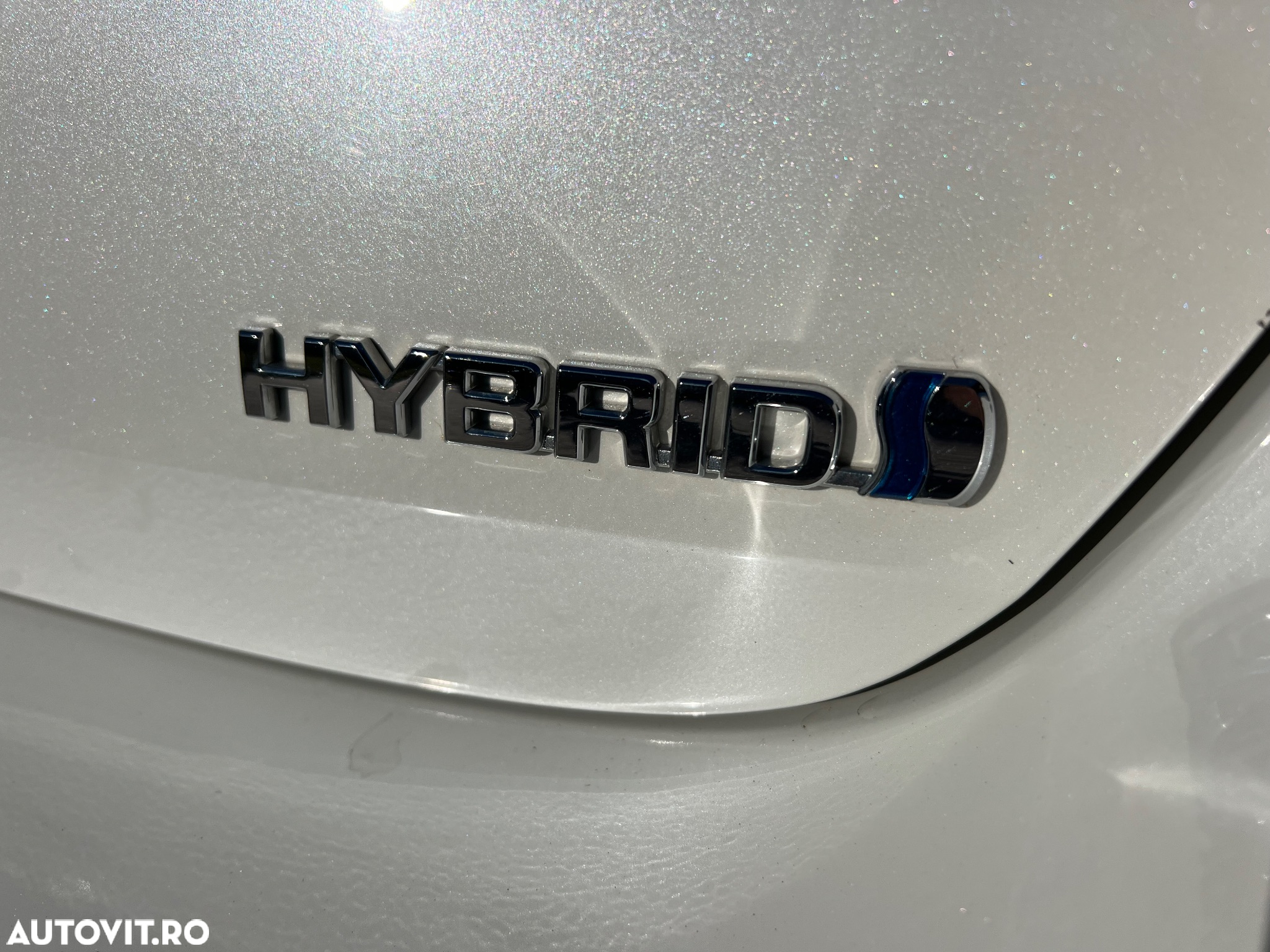Toyota Auris 1.8 L VVT-i HSD Sol + - 4