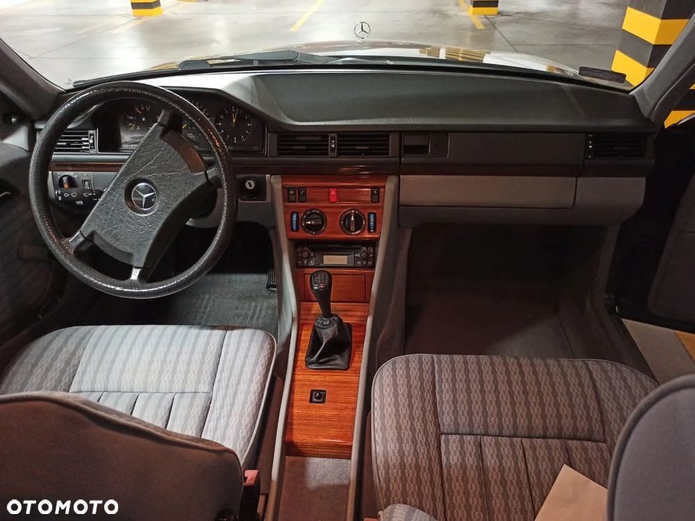 Mercedes-Benz W124 (1984-1993) - 8
