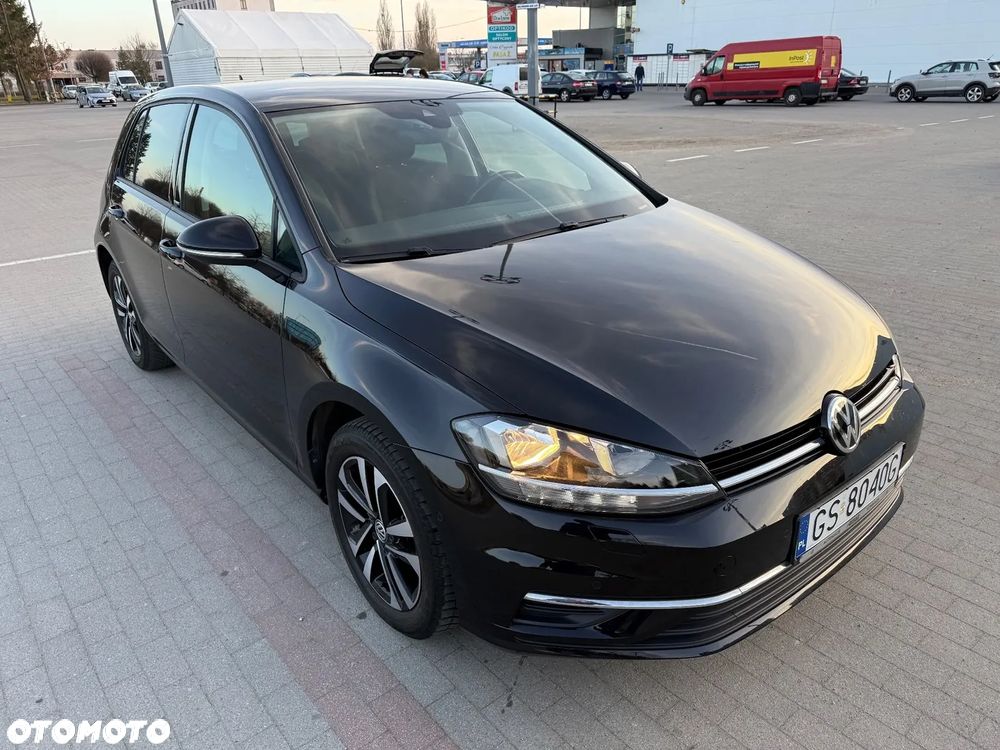 Volkswagen Golf - 1
