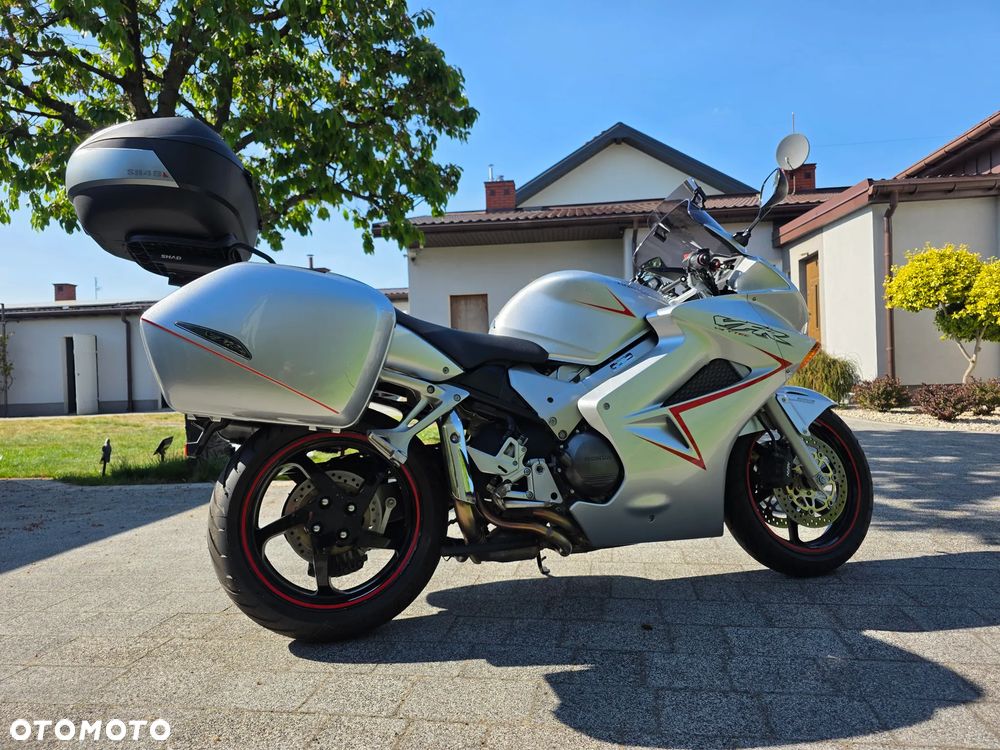 Honda VFR - 17