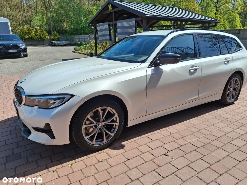 BMW Seria 3 318i - 17