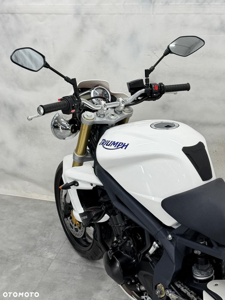 Triumph Street Triple - 10