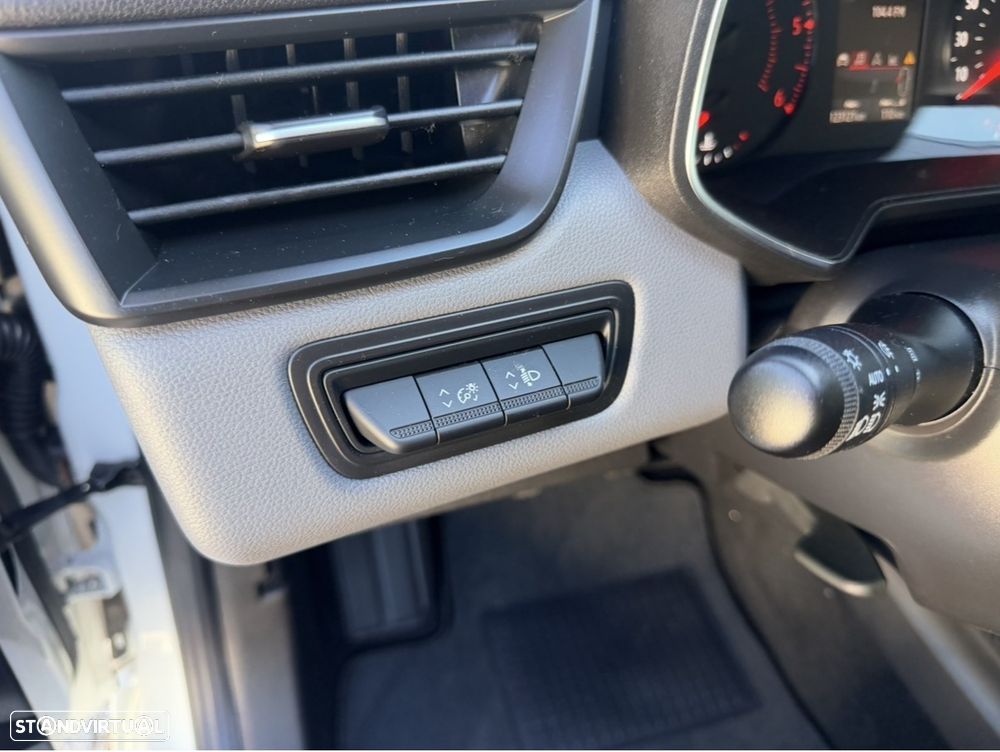Renault Clio BLUE dCi 85 BUSINESS EDITION - 23