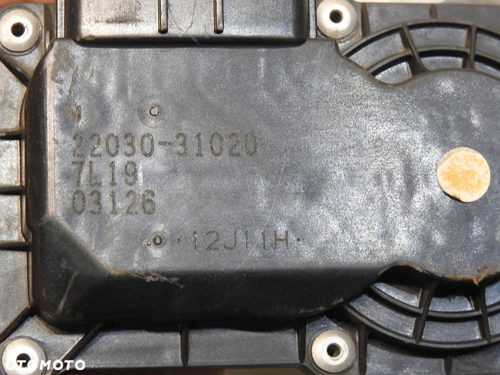 PRZEPUSTNICA LEXUS IS250 II 22030-31020 7L19 03126 - 6