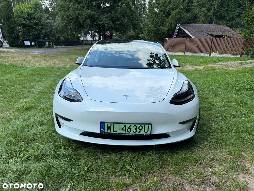 Tesla Model 3 - 3