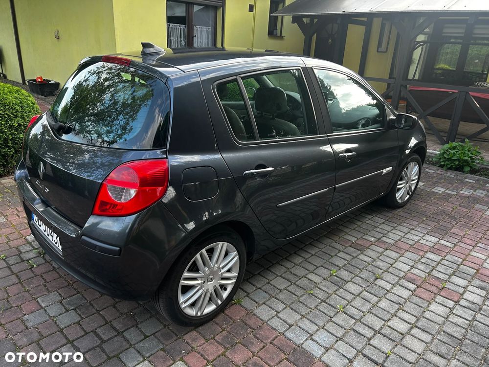 Renault Clio - 2