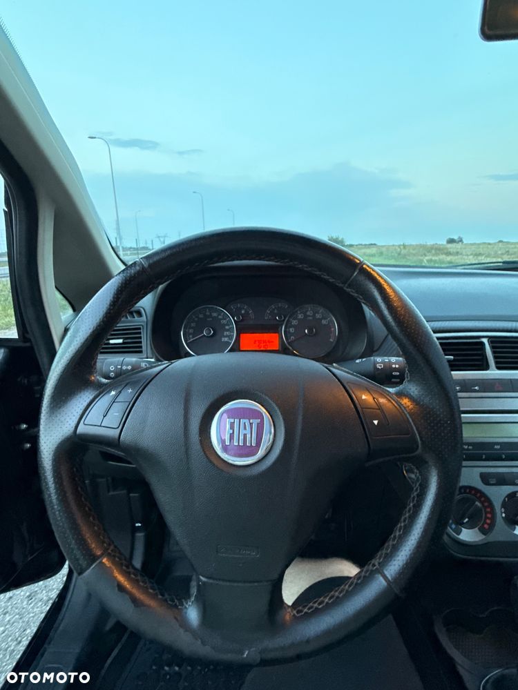 Fiat Grande Punto - 16