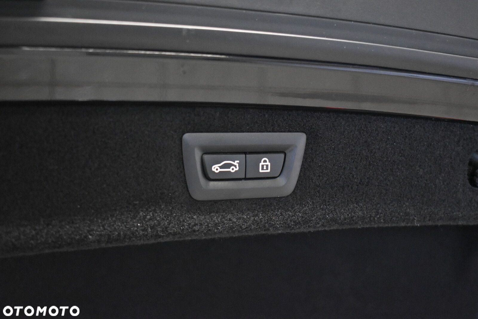 BMW Seria 8 - 24