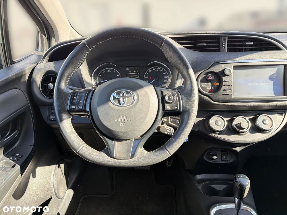 Toyota Yaris 1.5 Premium CVT - 12