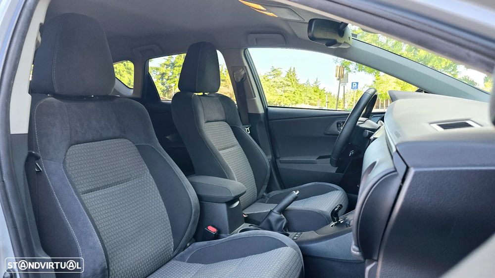 Toyota Auris 1.8 HSD Comfort +P.Techno+P.Sport - 54