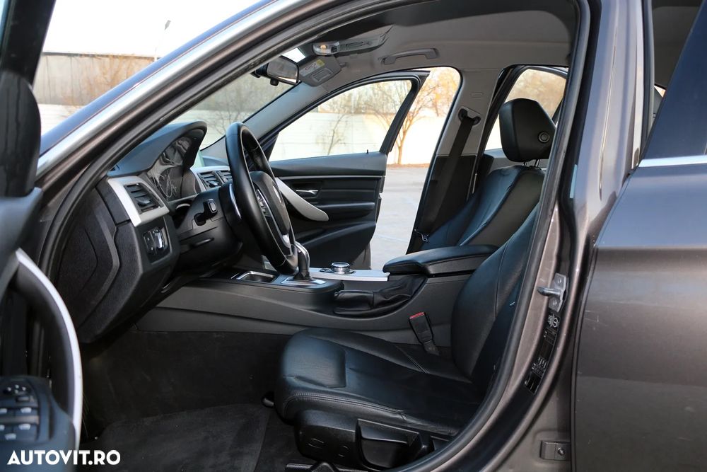 BMW Seria 3 320d Aut. - 17