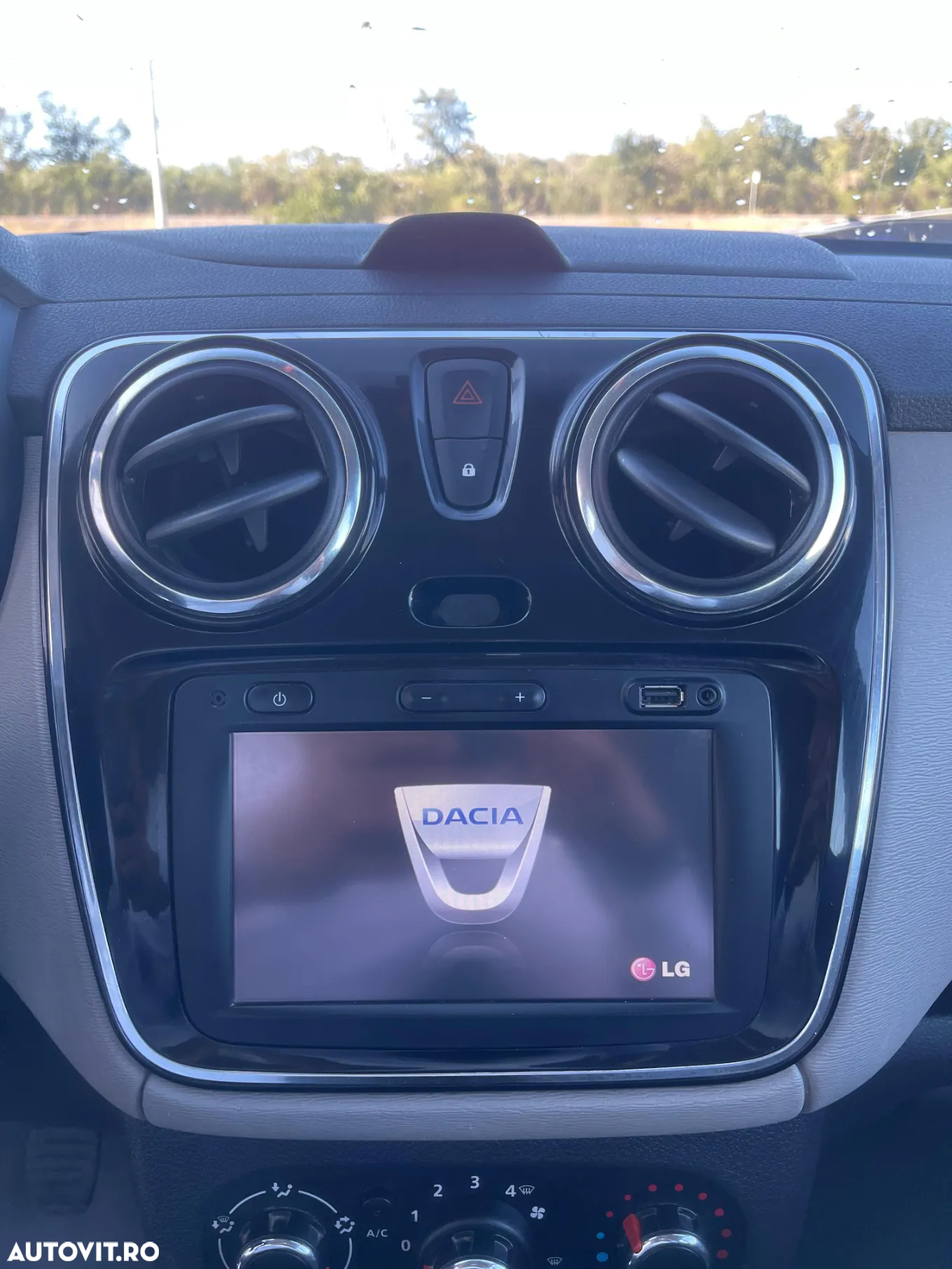 Dacia Lodgy 1.5 dCi 90 CP Ambiance - 10
