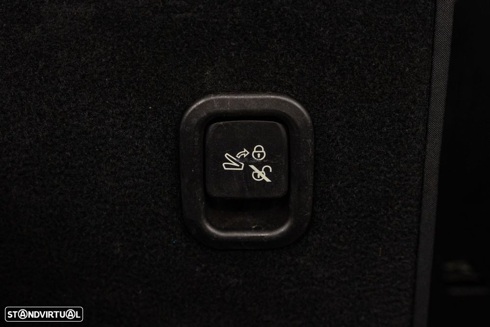 MINI 3 Portas Cooper D - 16