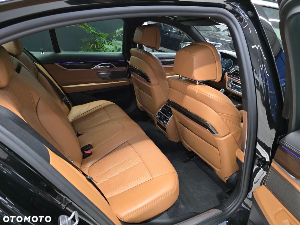 BMW Seria 7 730d xDrive - 14