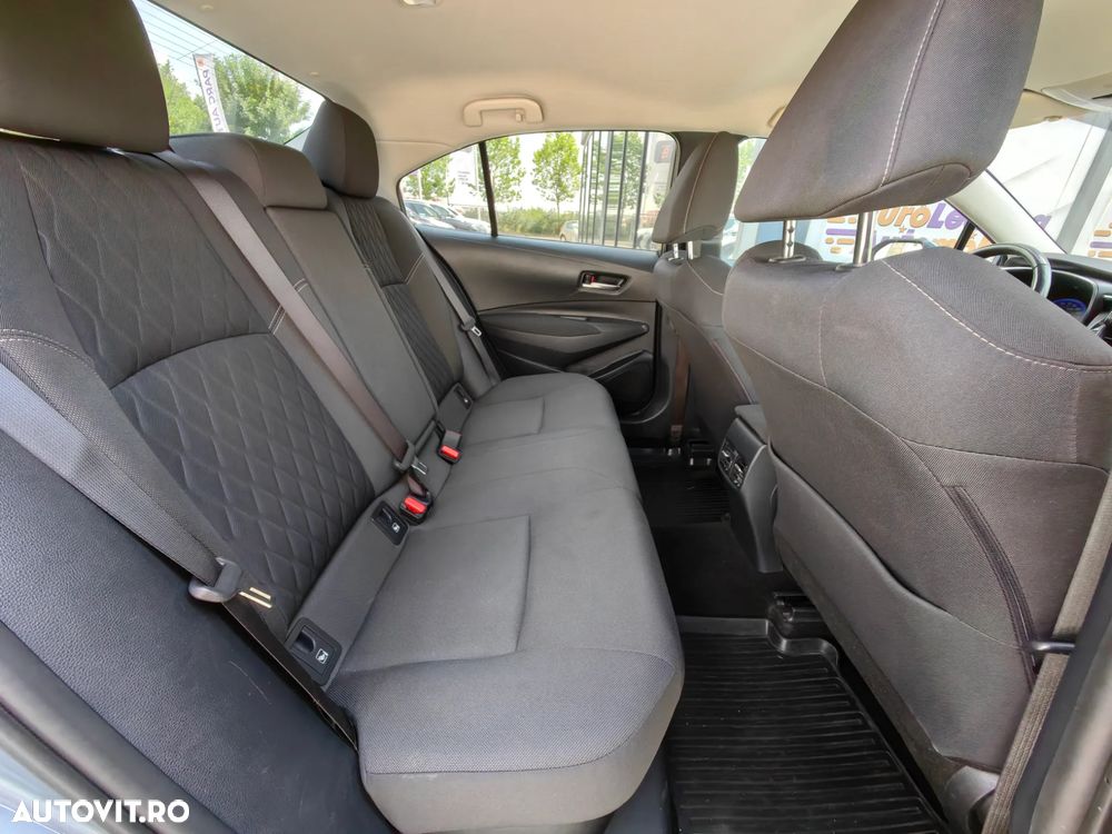 Toyota Corolla 1.8 HSD Dynamic - 8