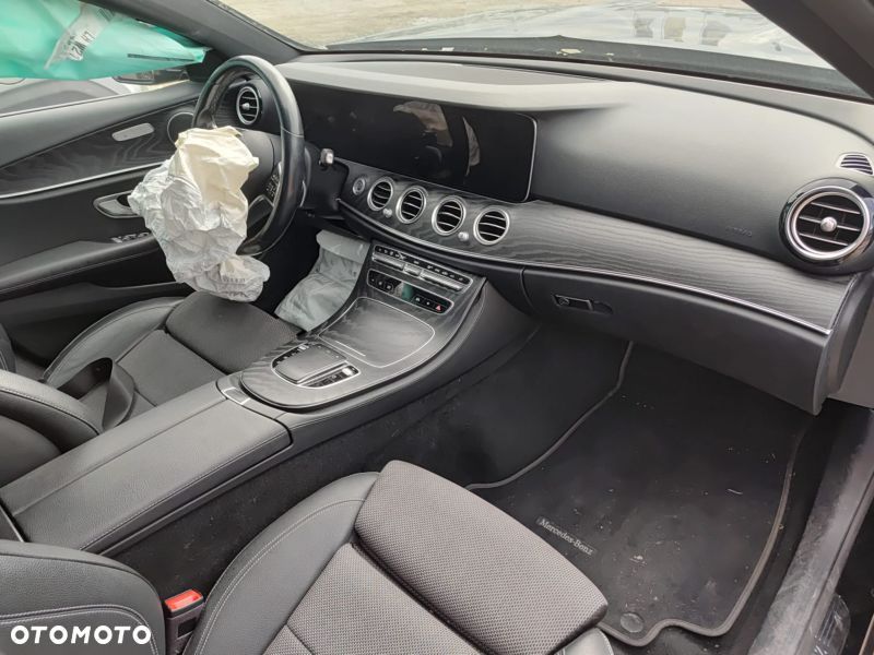 Mercedes-Benz Klasa E 220 d 9G-TRONIC - 38